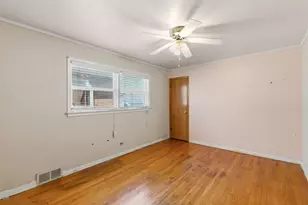 10553 S Calumet Ave, Chicago, IL 60628 - Photo 9