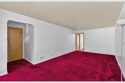 10553 S Calumet Avenue, Chicago, IL 60628 - Photo 5