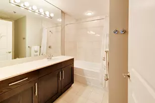 160 E Illinois St, Chicago, IL 60611 - Photo 9
