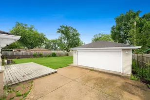 75 Kingman Ln, Hoffman Estates, IL 60169 - Photo 15