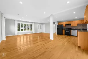 75 Kingman Ln, Hoffman Estates, IL 60169 - Photo 5