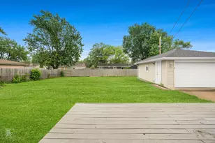 75 Kingman Ln, Hoffman Estates, IL 60169 - Photo 17