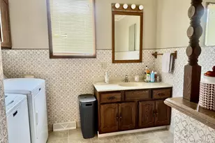 105 W 4th St, Spring Valley, IL 61362 - Photo 5