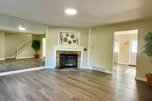 333 Cherry Valley Rd, Vernon Hills, IL 60061 - Photo 5
