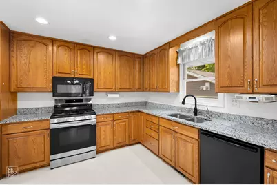 20589 N Horatio Boulevard, Prairie View, IL 60069 - Photo 3