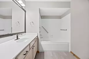 5S560 Paxton Dr, Naperville, IL 60563 - Photo 19