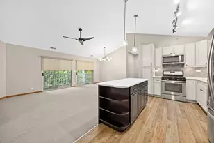 5S560 Paxton Dr, Naperville, IL 60563 - Photo 5