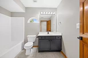 5S560 Paxton Dr, Naperville, IL 60563 - Photo 21