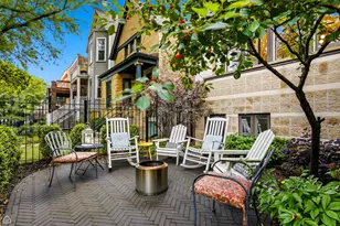 1310 W Roscoe St, Chicago, IL 60657 - Photo 3