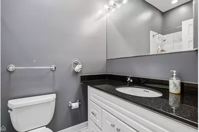 1310 W Roscoe Street, Chicago, IL 60657 - Photo 31