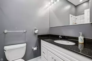 1310 W Roscoe St, Chicago, IL 60657 - Photo 31