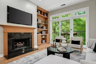 645 W Briar Pl, Chicago, IL 60657 - Photo 5