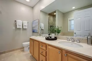 645 W Briar Pl, Chicago, IL 60657 - Photo 19