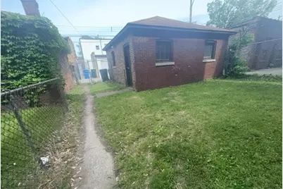 7819 S Bennett Avenue, Chicago, IL 60649 - Photo 13