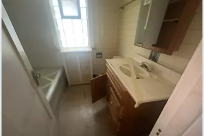 7819 S Bennett Avenue, Chicago, IL 60649 - Photo 11