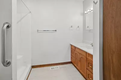 460 W Kathleen Drive, Des Plaines, IL 60016 - Photo 11