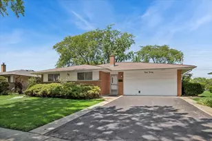 460 W Kathleen Dr, Des Plaines, IL 60016 - Photo 1