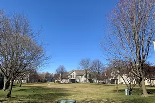 417 Cobbler Ct, Bartlett, IL 60103 - Photo 3