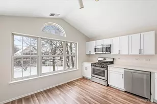 417 Cobbler Ct, Bartlett, IL 60103 - Photo 15