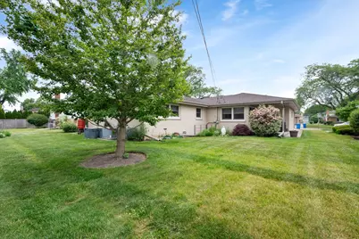 915 S See Gwun Avenue, Mount Prospect, IL 60056 - Photo 21