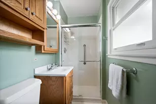 915 S See-Gwun Ave, Mount Prospect, IL 60056 - Photo 13