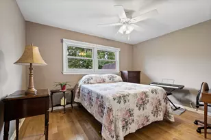 915 S See-Gwun Ave, Mount Prospect, IL 60056 - Photo 15