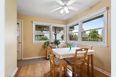 915 S See Gwun Avenue, Mount Prospect, IL 60056 - Photo 5