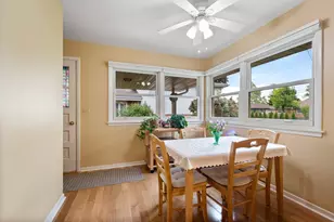 915 S See-Gwun Ave, Mount Prospect, IL 60056 - Photo 5