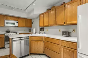 5121 Brookview Rd, Rockford, IL 61107 - Photo 9