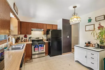 2359 High Point Drive, Lindenhurst, IL 60046 - Photo 7