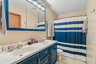 2359 High Point Drive, Lindenhurst, IL 60046 - Photo 23