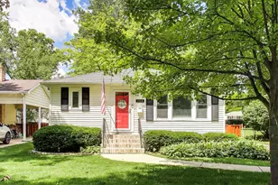 206 S Owen St, Mount Prospect, IL 60056 - Photo 1