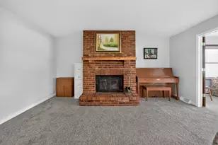 1526 Pebblewood Dr, Sycamore, IL 60178 - Photo 9