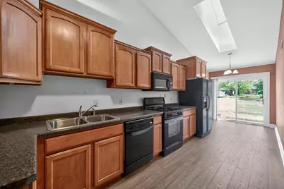 3925 South Pointe Drive #B, Dekalb, IL 60115 - Photo 11