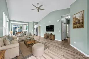2933 Talaga Dr, Algonquin, IL 60102 - Photo 5