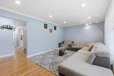104 W Granville Avenue, Roselle, IL 60172 - Photo 5