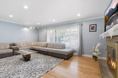 104 W Granville Avenue, Roselle, IL 60172 - Photo 3