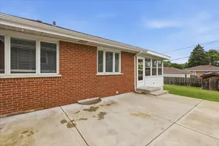 104 W Granville Ave, Roselle, IL 60172 - Photo 27