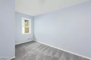 571 S Smith Blvd, Aurora, IL 60505 - Photo 11