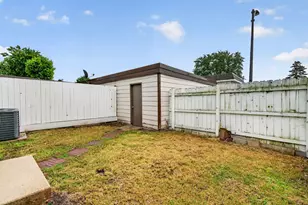 1289 Ct E Ct, Hanover Park, IL 60133 - Photo 13