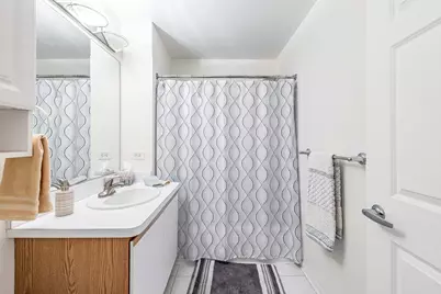 340 W Superior Street #1006, Chicago, IL 60654 - Photo 15