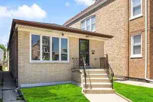 4542 S Mozart St, Chicago, IL 60632 - Photo 1