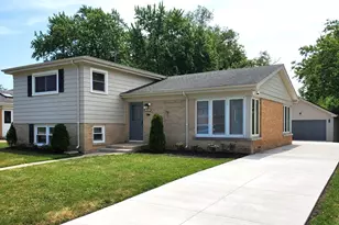 4715 W Lake Ave, Glenview, IL 60025 - Photo 1