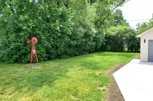 4715 W Lake Ave, Glenview, IL 60025 - Photo 17