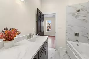 2610 W Evergreen Ave, Chicago, IL 60622 - Photo 17