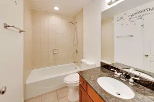 6835 S Cornell Ave, Chicago, IL 60649 - Photo 23