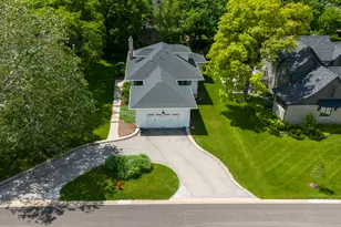 1045 N 5th Ave, Saint Charles, IL 60174 - Photo 9