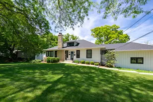 1045 N 5th Ave, Saint Charles, IL 60174 - Photo 3