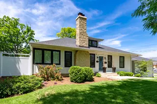 1045 N 5th Ave, Saint Charles, IL 60174 - Photo 5