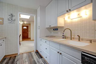 10 E Lake Shore Dr, Round Lake Park, IL 60073 - Photo 9